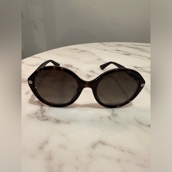 Gucci Sunglasses - Picture 2 of 4